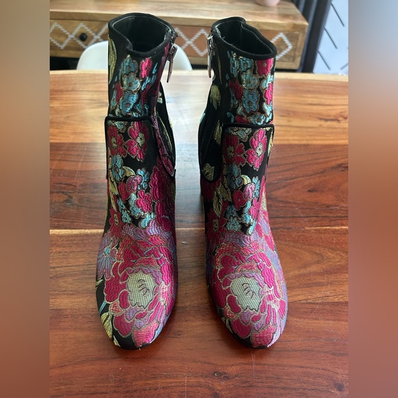 Marc Fisher Jana Women's Multi-Color Floral Embroidered Bootie Ankle Boots - Picture 5 of 13